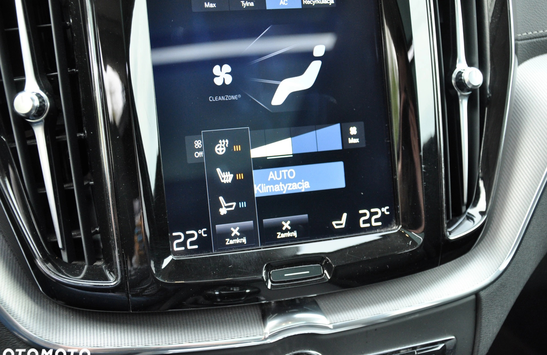Volvo XC 60 cena 147600 przebieg: 164500, rok produkcji 2020 z Leżajsk małe 781